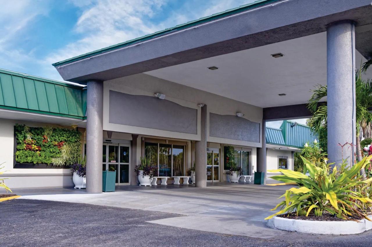 Aparthotel Getaway At The Marina South Bradenton Exterior foto